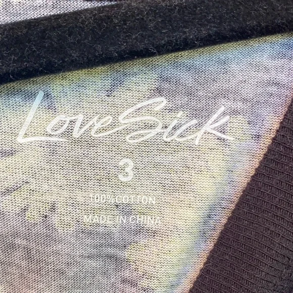 Torrid 3 Womens LoveSick Asymmetrical Cold Shoulder Tee Cotton Daisy Black - Picture 4 of 9